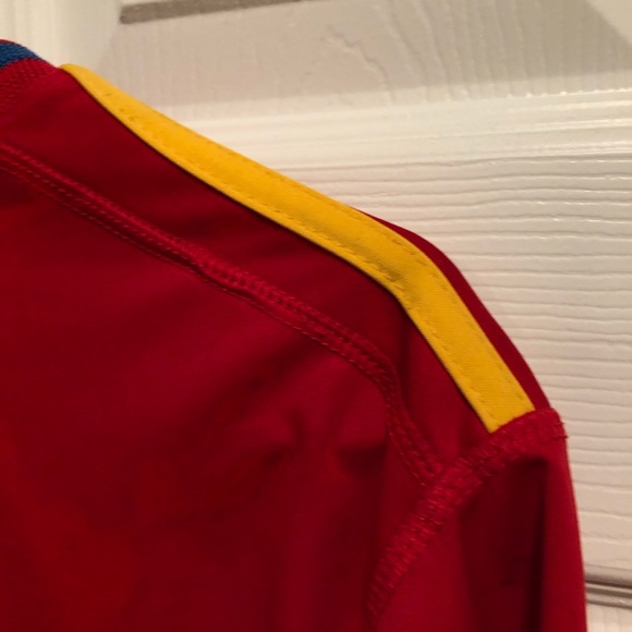 Spain national team soccer jersey in Medium - Picture 5 of 6